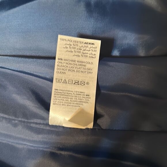 Chico’s 1 (8-10) Blue Water Resistant Knit Puffer Insulated Full Zip Vest - Picture 12 of 16